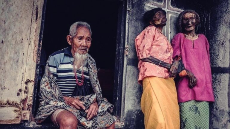 Endenozya’nın Toraja Köyü, Ölüleriyle Yaşıyor | Bekir Yıldız